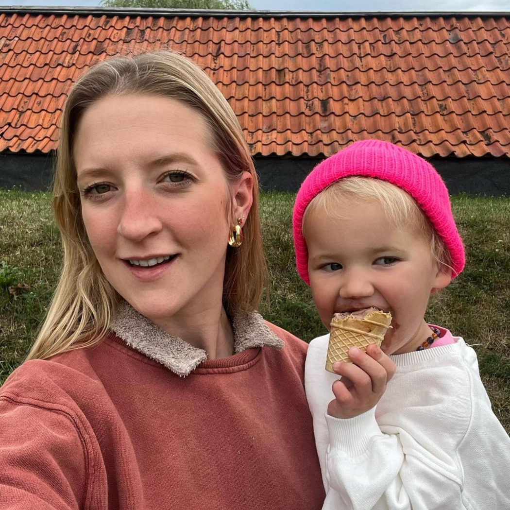 To ich znak rozpoznawczy. Wiemy, po kim Lara Gessler odziedziczyła gust